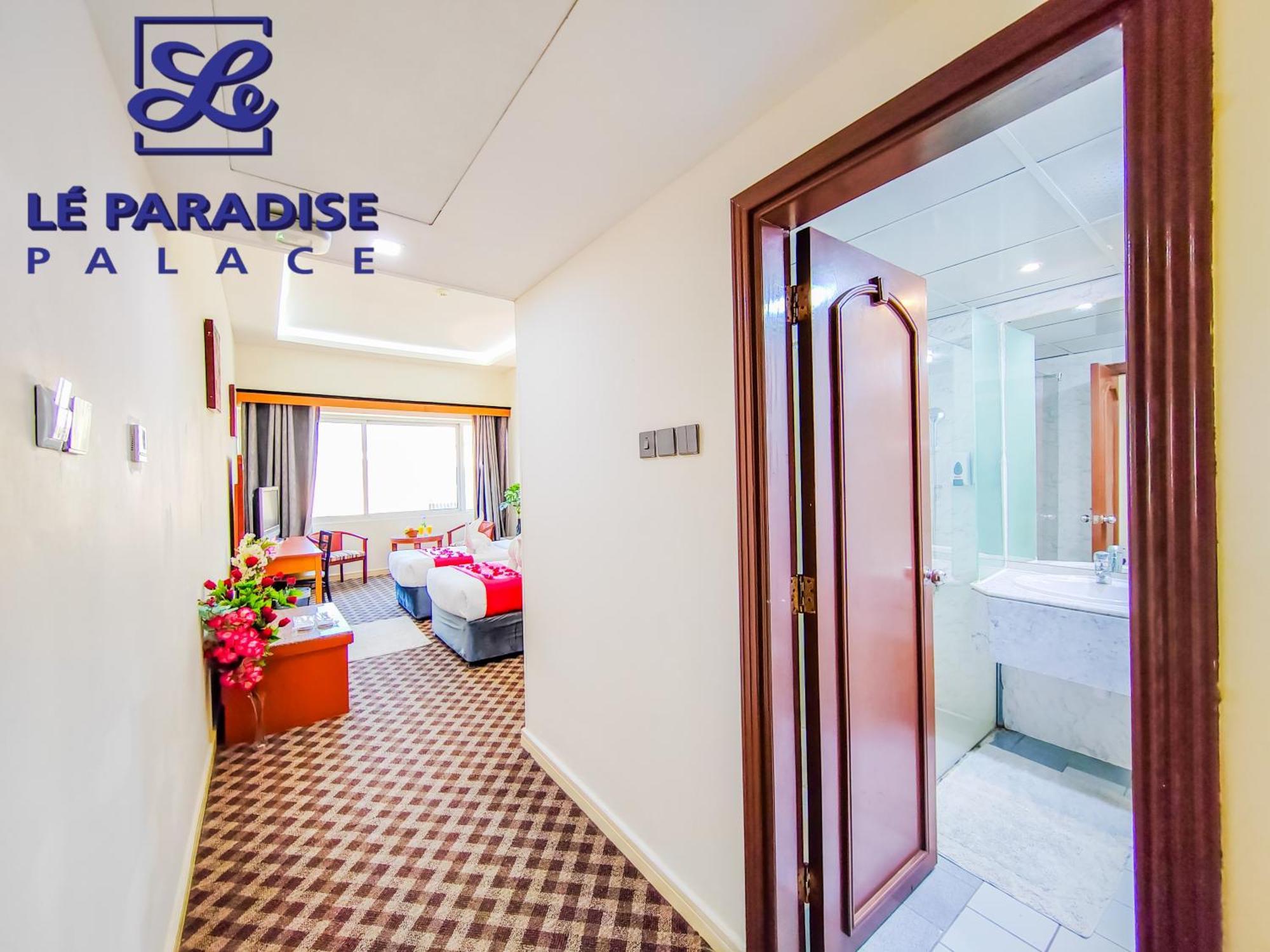 Le Paradise Palace Hotel Dubái Exterior foto